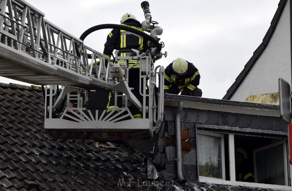 Feuer 2 Koeln Brueck Am Schildschen P43.JPG - Miklos Laubert